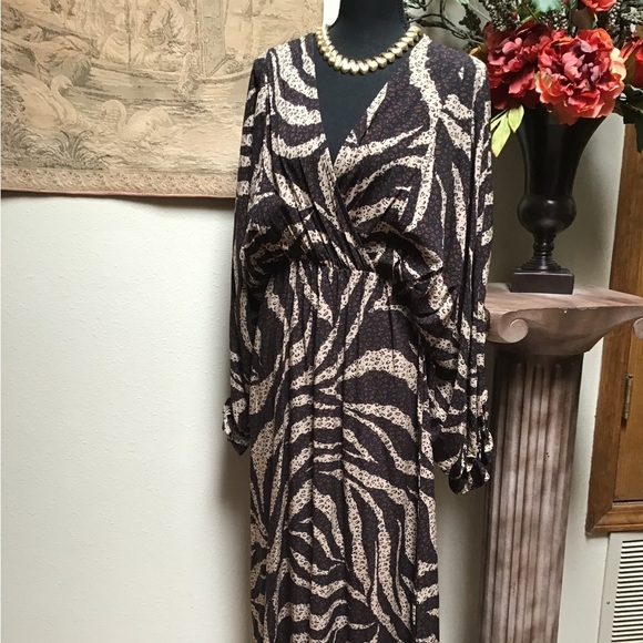 Love Riche Dresses & Skirts - Gee Loretta Leopard Print Dress